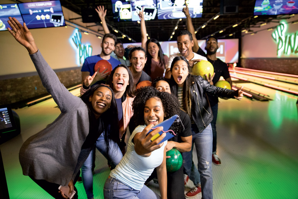 people bowling